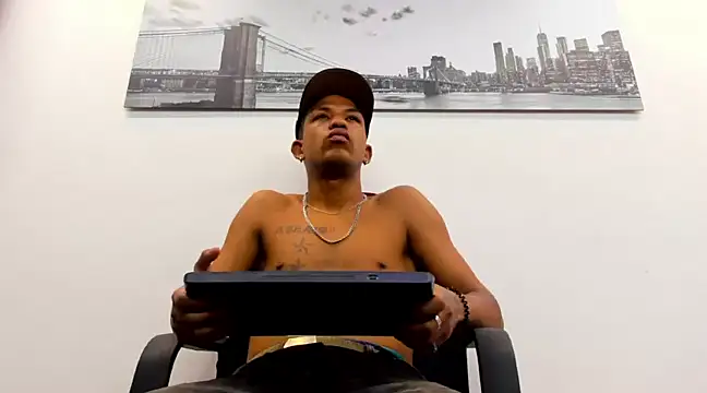 Snapshot of carlos_alber12 chatting on February 28, 7:03 pm carlos alber12 online show from February 28, 7:03 pm