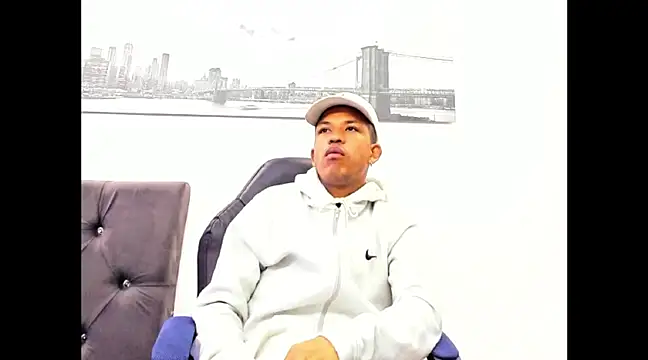 Snapshot of carlos_alber12 chatting on March 20, 12:00 pm carlos alber12 online show from March 20, 12:00 pm