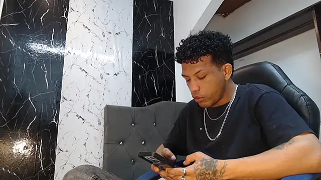 Snapshot of carlos_alber12 chatting on September 13, 1:00 pm carlos alber12 online show from September 13, 1:00 pm