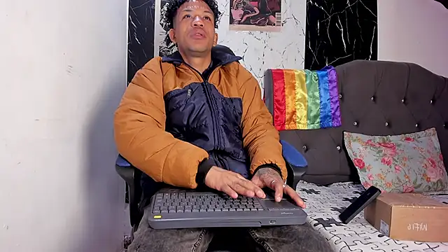 Snapshot of carlos_alber12 chatting on September 22, 12:55 pm carlos alber12 online show from September 22, 12:55 pm