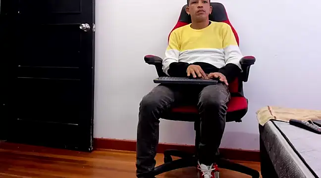 Snapshot of carlos_alber12 chatting on February 26, 6:48 pm carlos alber12 online show from February 26, 6:48 pm