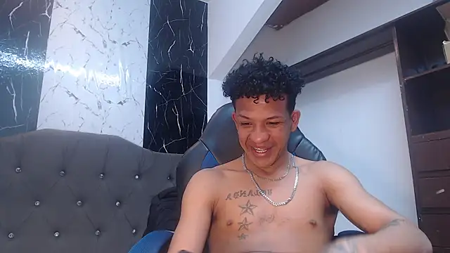 Snapshot of carlos_alber12 chatting on September 11, 7:25 pm carlos alber12 online show from September 11, 7:25 pm