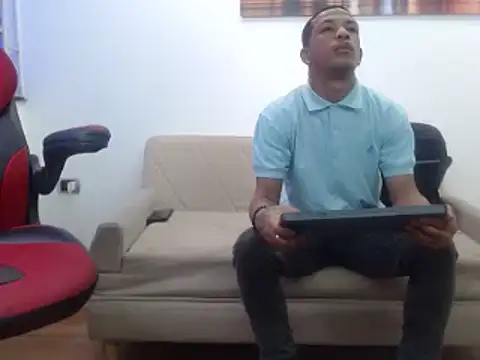 Snapshot of carlos_alber12 chatting on February 24, 7:41 pm carlos alber12 online show from February 24, 7:41 pm