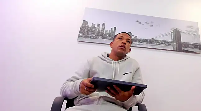 Snapshot of carlos_alber12 chatting on February 22, 6:52 pm carlos alber12 online show from February 22, 6:52 pm