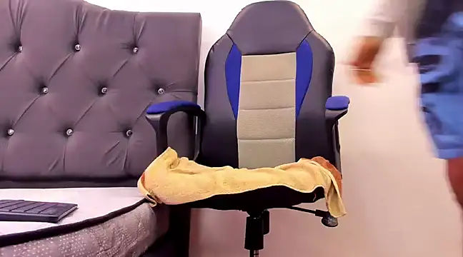 Snapshot of carlos_alber12 chatting on March 9, 9:57 pm carlos alber12 online show from March 9, 9:57 pm