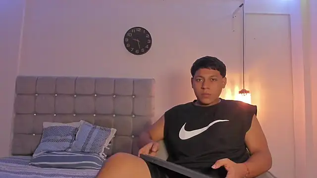 Tylerdrdn online show from October 26, 6:47 am