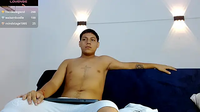 Tylerdrdn online show from November 3, 9:18 pm