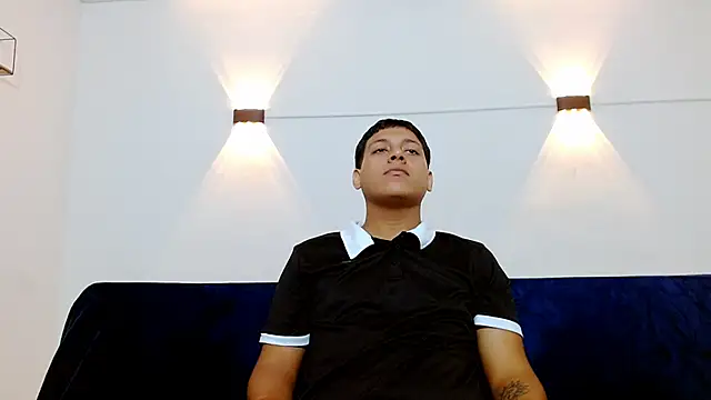 Tylerdrdn online show from October 29, 9:25 pm