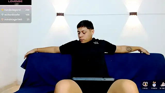 Tylerdrdn online show from November 2, 7:52 pm