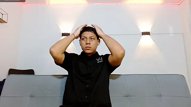 Tylerdrdn online show from November 29, 10:54 pm