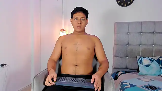 Tylerdrdn online show from November 11, 4:07 am