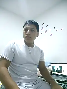 Snapshot of Tylerdrdn chatting on October 15, 7:11 pm Tylerdrdn online show from October 15, 7:11 pm