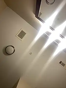 theprettysoles online show from December 18, 2:32 pm