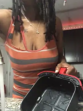 theprettysoles online show from April 24, 2:02 am