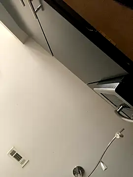 theprettysoles online show from October 25, 4:51 pm