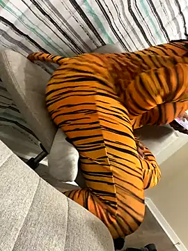 theprettysoles online show from November 1, 7:13 am