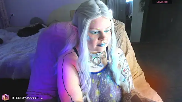 Snapshot of missmayaqueen chatting on July 16, 12:35 pm missmayaqueen online show from July 16, 12:35 pm