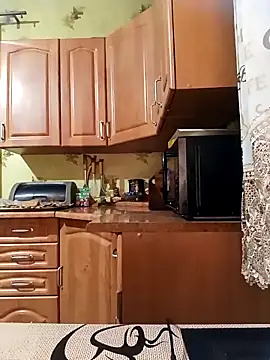 Laura Kiss online show from March 17, 4:10 pm