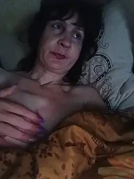 Laura Kiss online show from May 15, 9:57 pm