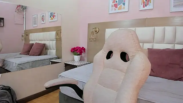 Snapshot of Alahia_Am chatting on September 22, 11:27 am Alahia Am online show from September 22, 11:27 am