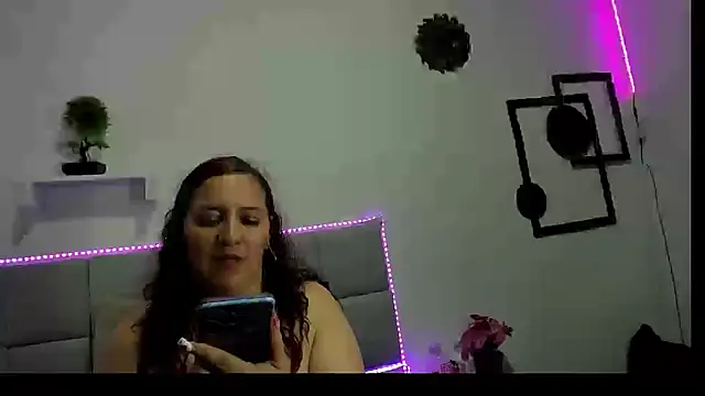 Madisson Housse online show from March 15, 11:29 am