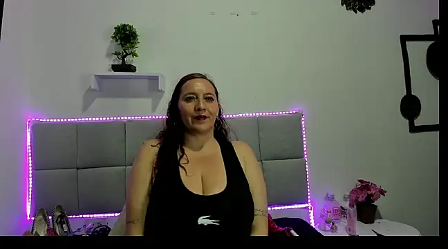 Madisson Housse online show from March 15, 8:26 am