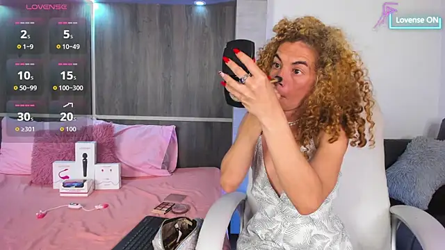 Snapshot of Bryna_ chatting on November 11, 4:18 am Bryna online show from November 11, 4:18 am