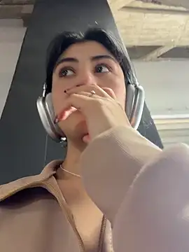 fiorella paris online show from March 19, 3:45 pm