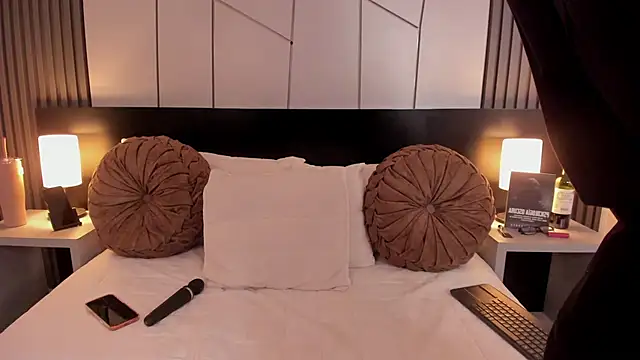 fiorella paris online show from November 3, 3:45 am