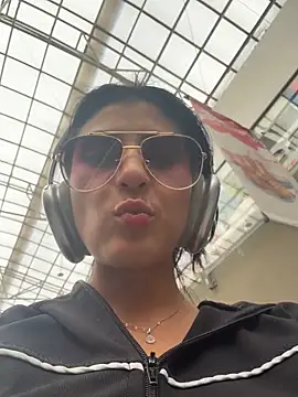 fiorella paris online show from March 14, 9:10 pm