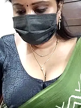 Snapshot of Queenflowerr chatting on February 14, 6:56 am Queenflowerr online show from February 14, 6:56 am