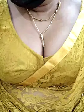 Snapshot of Queenflowerr chatting on March 12, 2:20 am Queenflowerr online show from March 12, 2:20 am