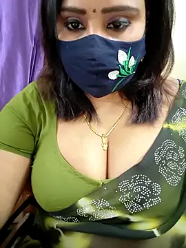 Queenflowerr online show from March 13, 4:56 pm