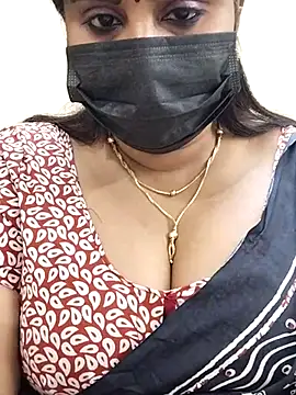 Snapshot of Queenflowerr chatting on February 18, 3:31 pm Queenflowerr online show from February 18, 3:31 pm