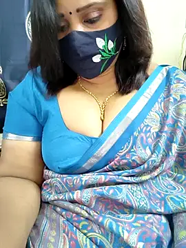 Queenflowerr online show from February 10, 12:48 pm