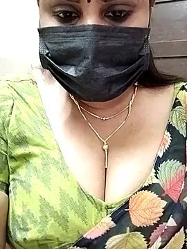 Snapshot of Queenflowerr chatting on February 22, 10:18 am Queenflowerr online show from February 22, 10:18 am