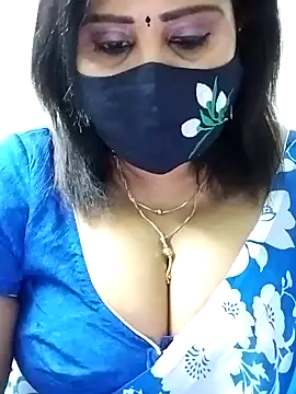 Snapshot of Queenflowerr chatting on September 10, 5:01 pm Queenflowerr online show from September 10, 5:01 pm