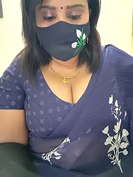 Snapshot of Queenflowerr chatting on November 5, 6:11 pm Queenflowerr online show from November 5, 6:11 pm