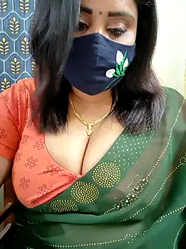 Queenflowerr online show from April 18, 7:51 pm