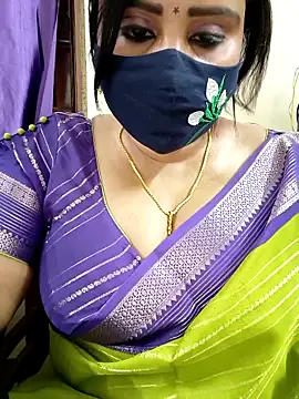 Queenflowerr online show from March 14, 7:09 pm