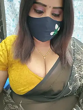 Queenflowerr online show from May 29, 4:46 pm