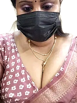 Snapshot of Queenflowerr chatting on February 26, 7:42 pm Queenflowerr online show from February 26, 7:42 pm