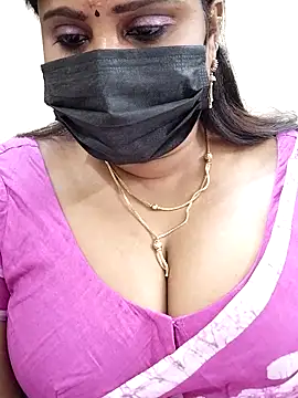 Snapshot of Queenflowerr chatting on February 14, 3:47 pm Queenflowerr online show from February 14, 3:47 pm