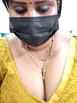 Snapshot of Queenflowerr chatting on March 20, 11:12 pm Queenflowerr online show from March 20, 11:12 pm