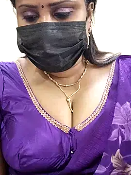 Snapshot of Queenflowerr chatting on February 21, 7:10 pm Queenflowerr online show from February 21, 7:10 pm