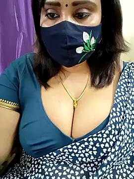 Queenflowerr online show from March 7, 12:10 pm