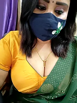 Queenflowerr online show from March 20, 6:09 pm