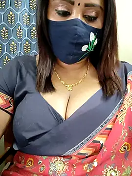 Queenflowerr online show from April 22, 6:14 pm