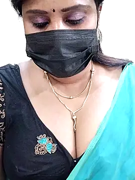 Snapshot of Queenflowerr chatting on March 5, 7:27 pm Queenflowerr online show from March 5, 7:27 pm