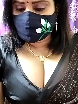 Snapshot of Queenflowerr chatting on September 28, 5:53 pm Queenflowerr online show from September 28, 5:53 pm